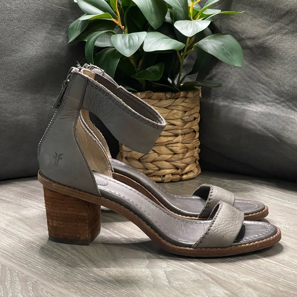 Frye Brielle Back Zip Block Heel Sandals - Picture 4 of 10
